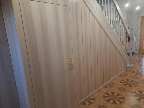 schody-samonosne-drewniane-schs18b