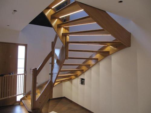 schody-samonosne-drewniane-schs21