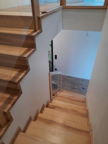drewniane-schody-na-beton-schb24